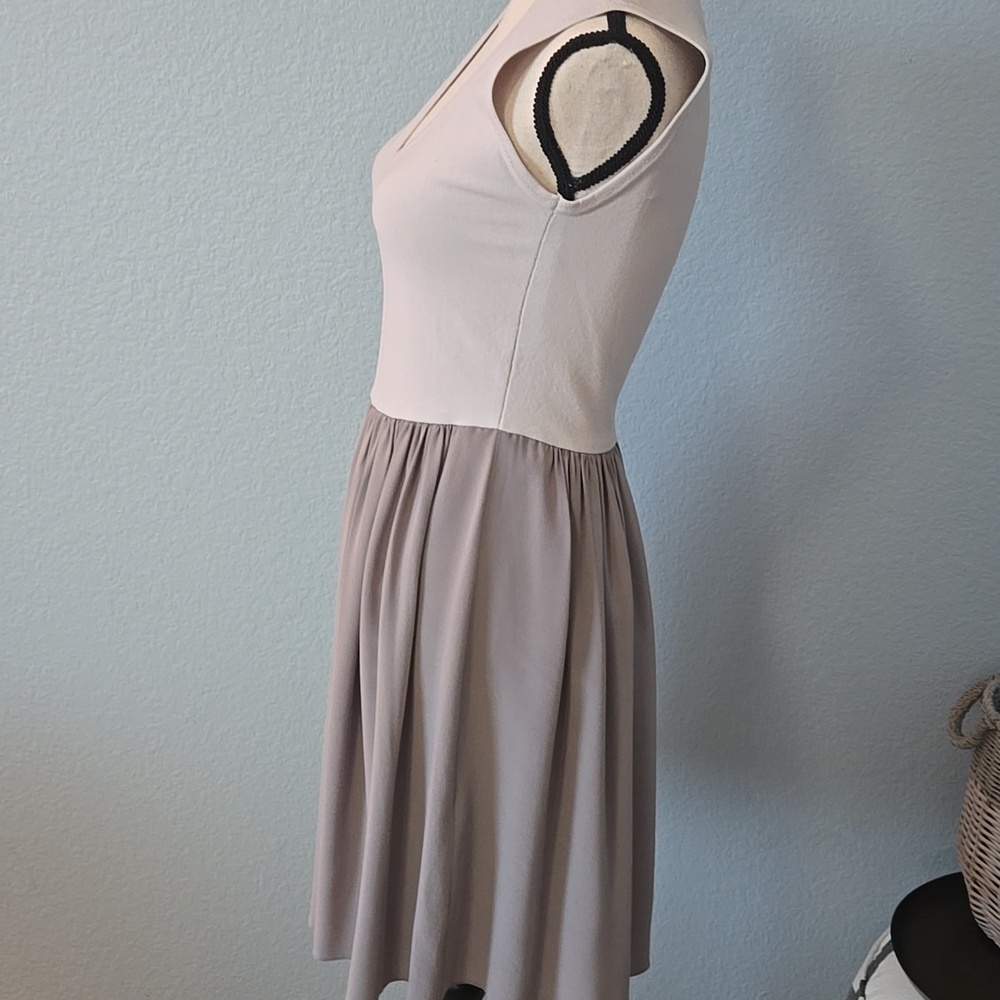 REBECCA TAYLOR Silk Pleated W/ Viscose Blend Top V Neck Midi Dress Gray Sz Small - Picture 6 of 13